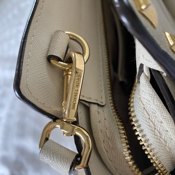 Authentic Michael Kors Handbag - Picture 7 of 13